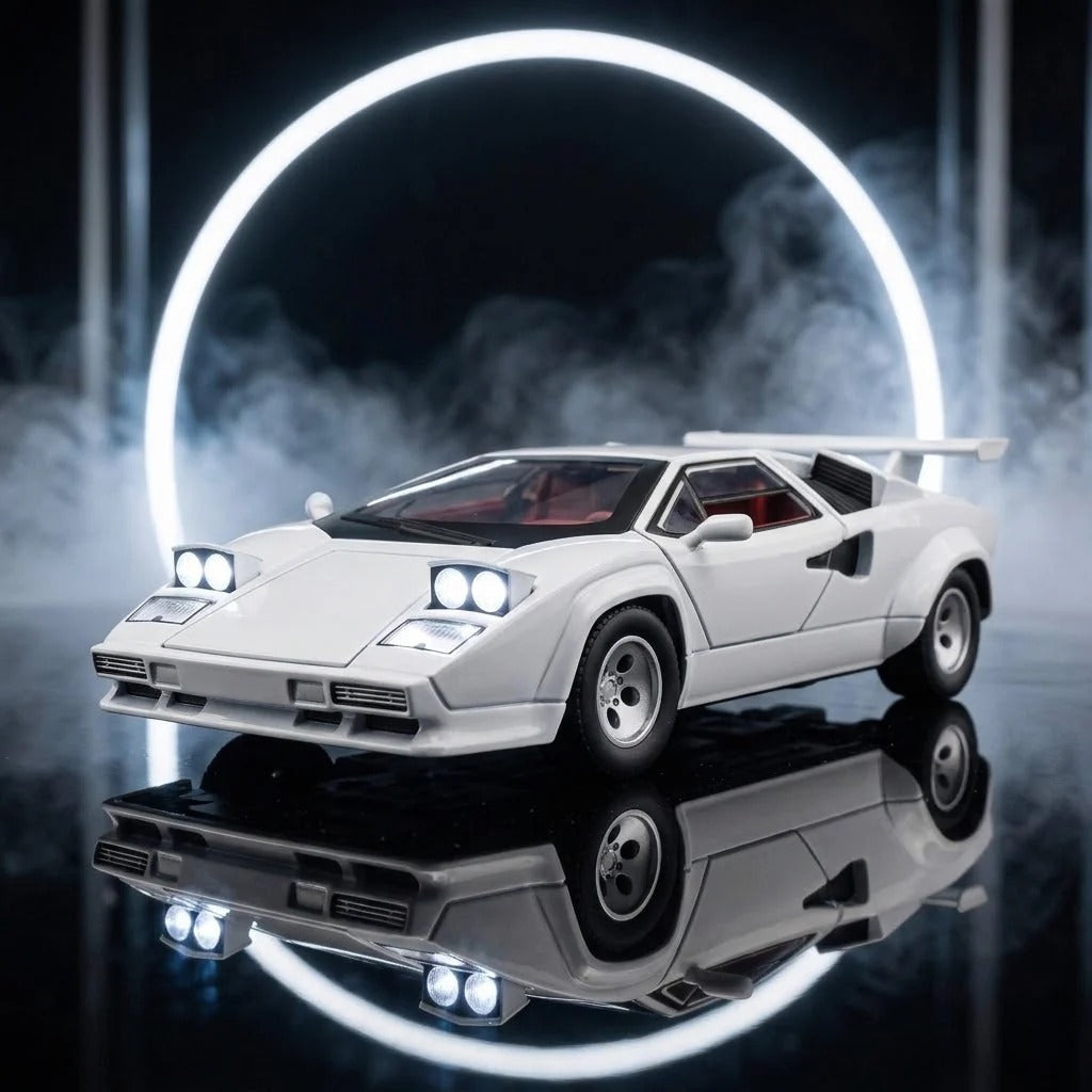 Mistwerks 80s Wedge 1:24 model in white